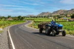 मातोश्री ग्रामसमृद्धी शेत पाणंद रस्ते योजना अंतर्गत शेतातील पक्का रस्ता